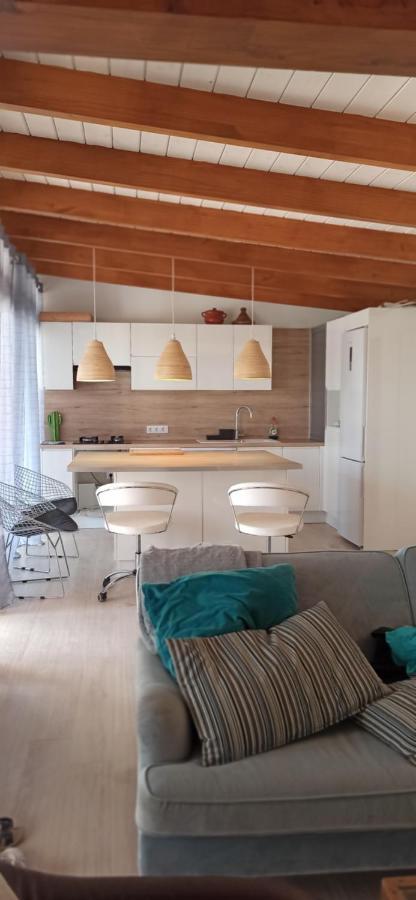 Beautiful Chalet With Wifi And Free Parking Арона Экстерьер фото